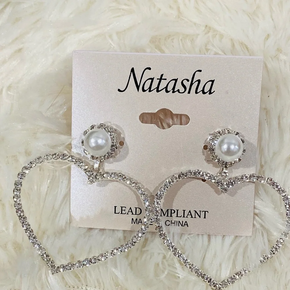 Pearl Rhinestone Heart Dangle Earrings - Picture 2 of 4